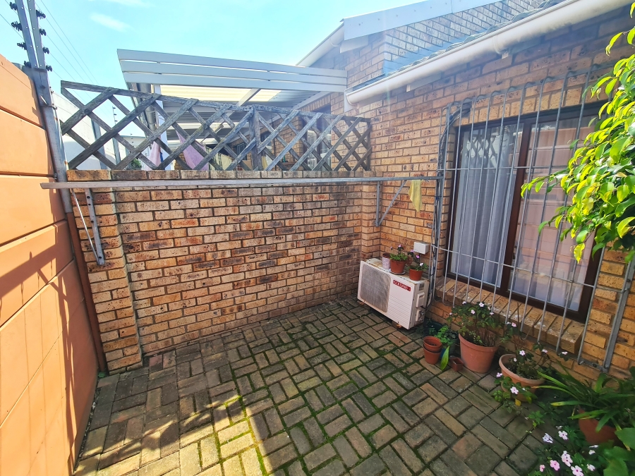 2 Bedroom Property for Sale in Jeffreys Bay Central Eastern Cape